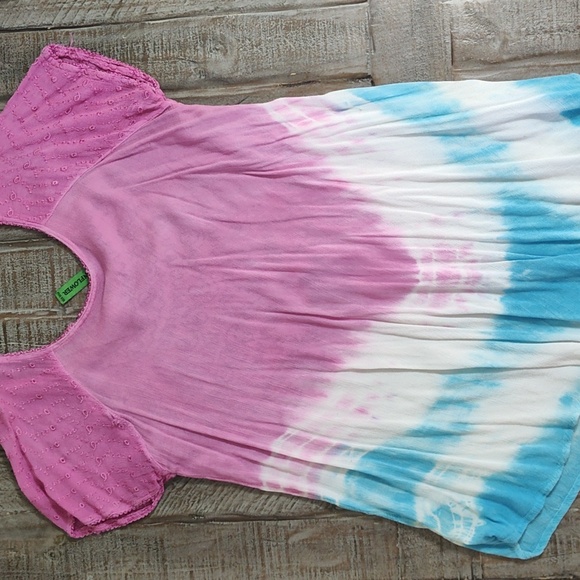 Embroidered Tops - Picture 5 of 7